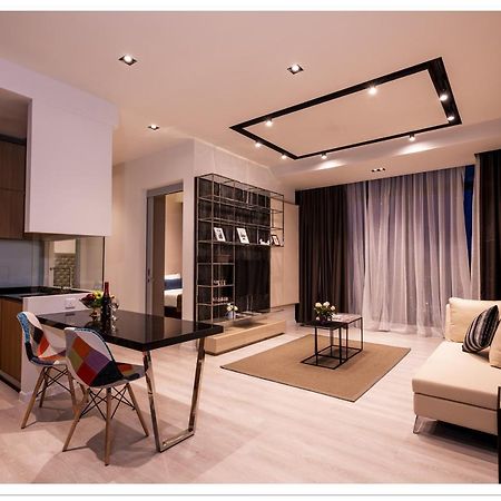 Expressionz Professional Suites By Mykey Kuala Lumpur Exterior foto A 3D rendering of a living room