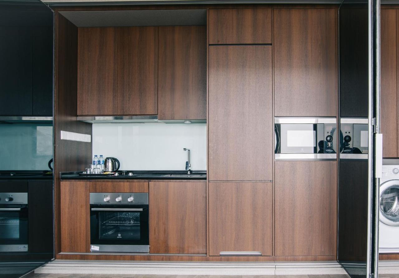 Expressionz Professional Suites By Mykey Kuala Lumpur Exterior foto A kitchen in a serviced apartment