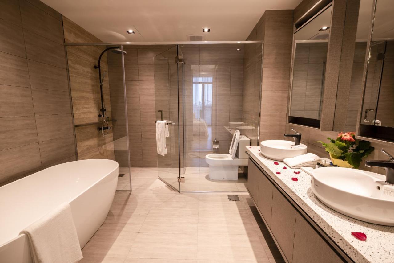 Expressionz Professional Suites By Mykey Kuala Lumpur Exterior foto A modern bathroom