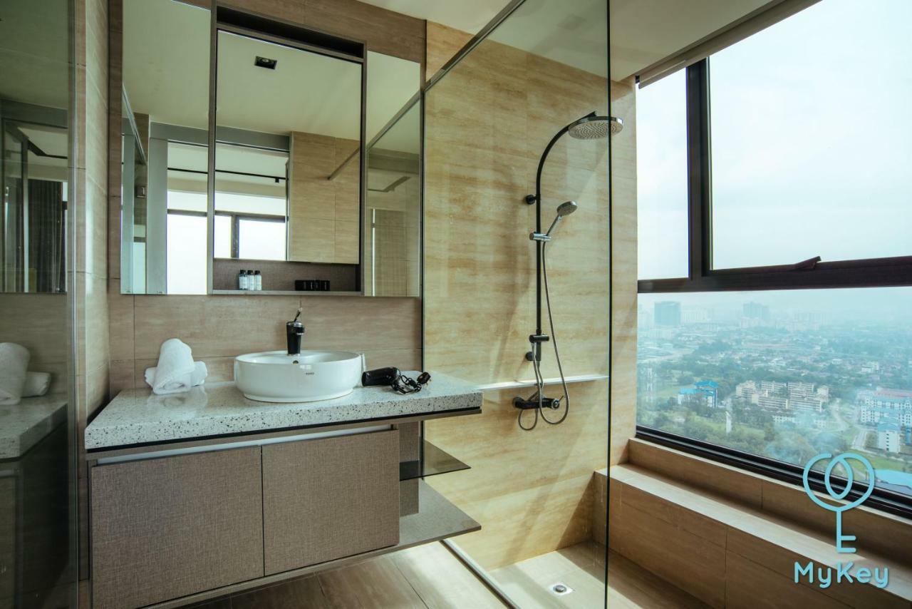 Expressionz Professional Suites By Mykey Kuala Lumpur Exterior foto Bathroom