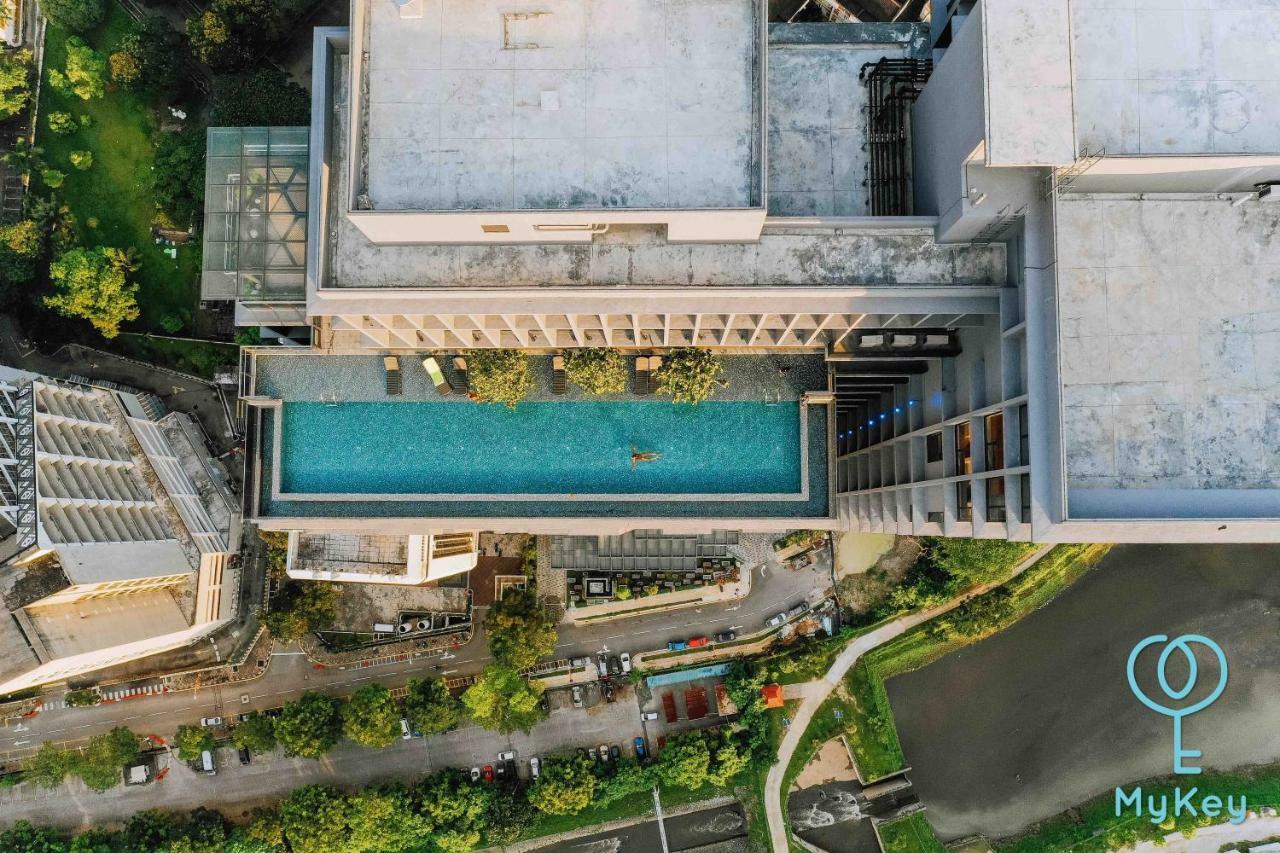 Expressionz Professional Suites By Mykey Kuala Lumpur Exterior foto Aerial view of the hotel