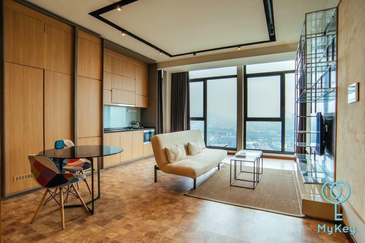 Expressionz Professional Suites By Mykey Kuala Lumpur Exterior foto A typical studio apartment in Kuala Lumpur, Malaysia
