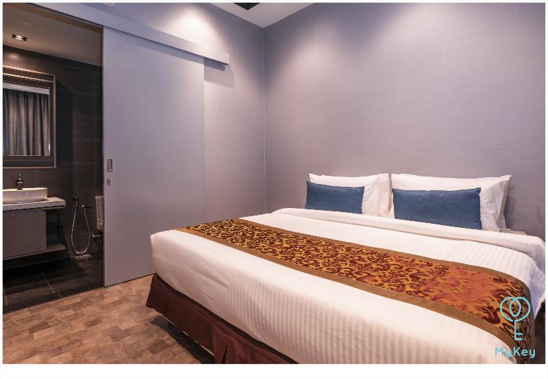 Expressionz Professional Suites By Mykey Kuala Lumpur Exterior foto A bed runner
