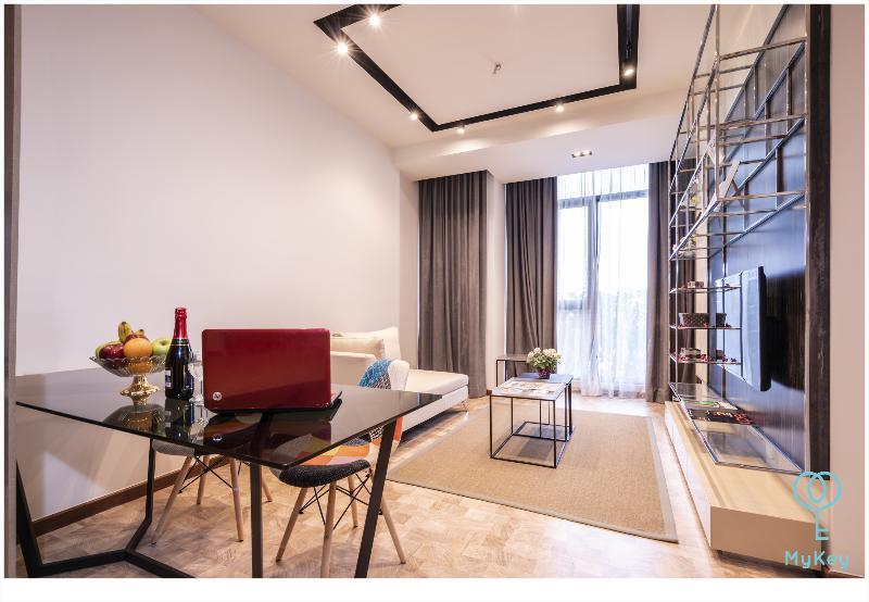 Expressionz Professional Suites By Mykey Kuala Lumpur Exterior foto A living room in a serviced apartment in Beijing, China